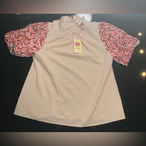 Entro Tan Short Sleeve Shirt with red, pink, and blue embroidered flowers. Small
